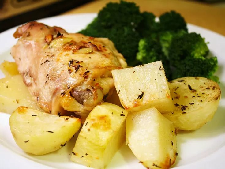 Easy Slow Cooker Greek Lemon Chicken and Potatoes